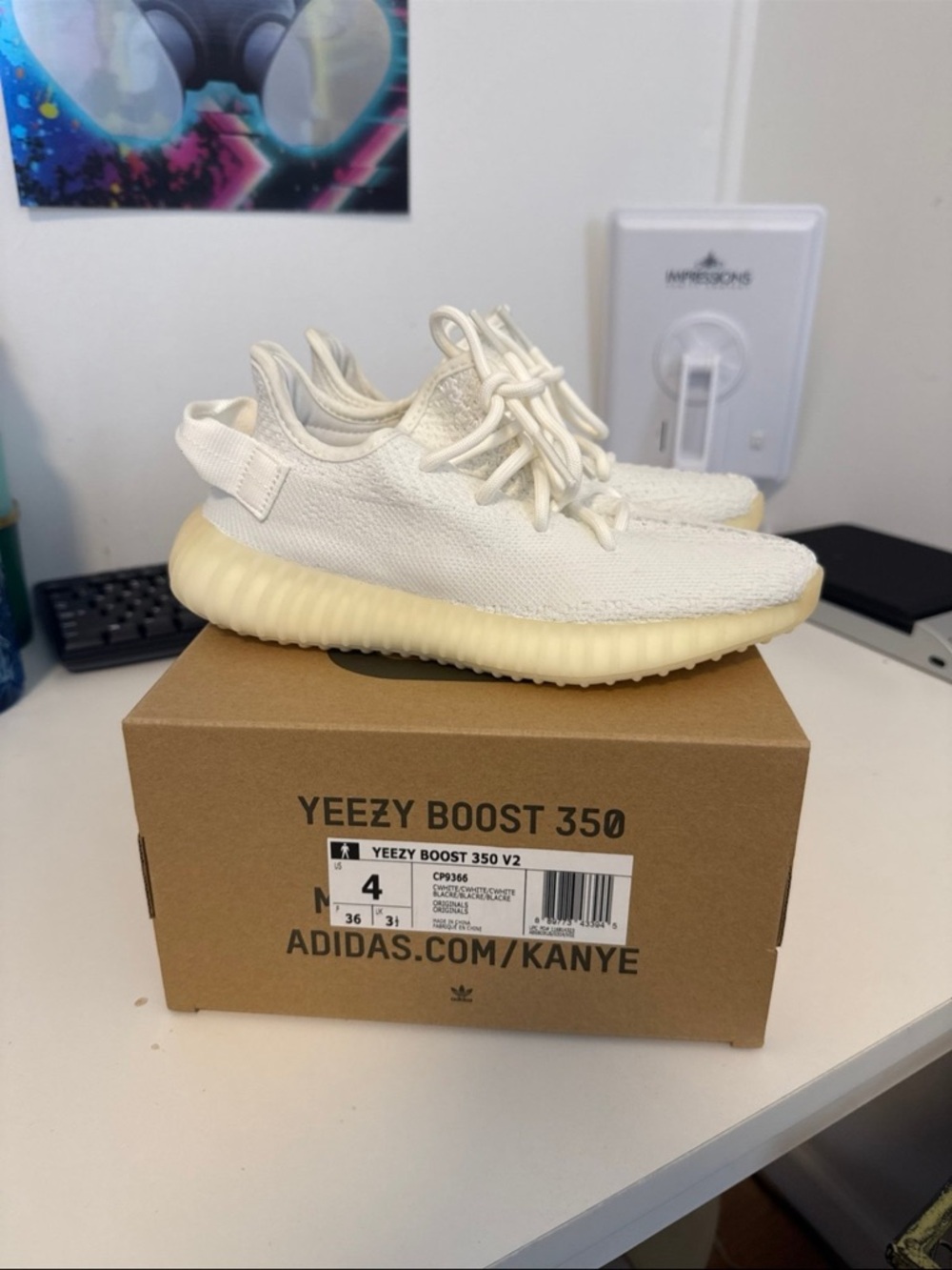 Yeezy Boost 350 V2 White sneakers size US 4